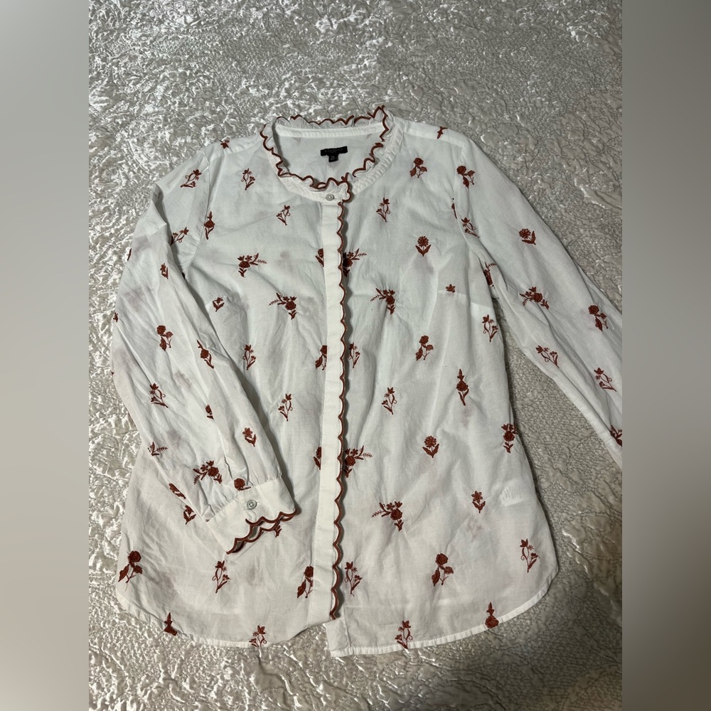 Talbots White & Brown Floral embroidery Scallop-Trim Button Front Top. MP